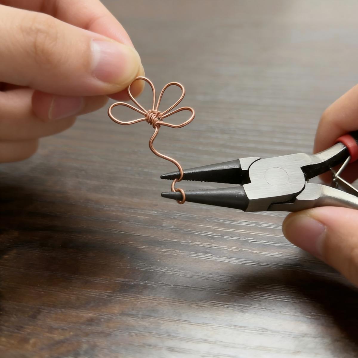 Electronics Repair Hobby - プロ仕様のミニロングノーズプライヤー、スプリング式、滑り止めハンドル付き、ジュエリープライヤー、クラフト、趣味、電子機器修理用
